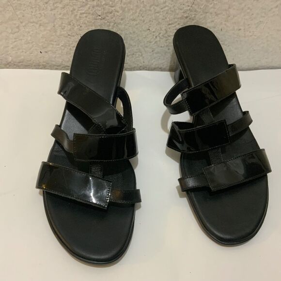Munro American black sandals 9 M - Picture 2 of 10